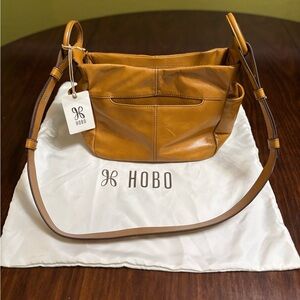 Hobo Women's Leather Crossbody - Tan